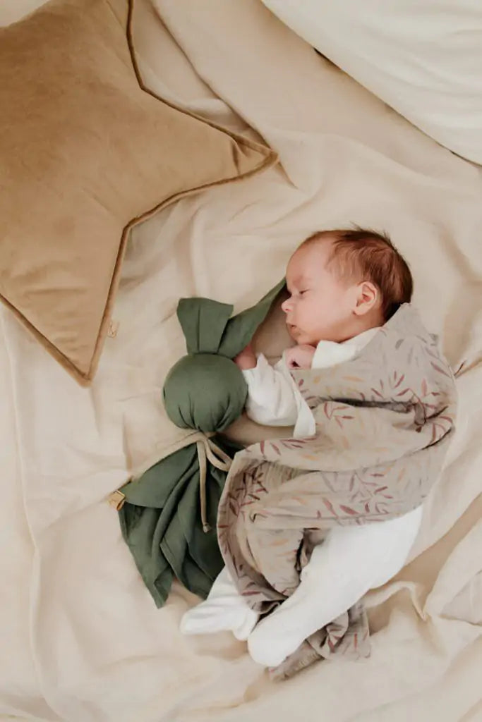 Przytulanka dla niemowląt lniana – leśna zieleń