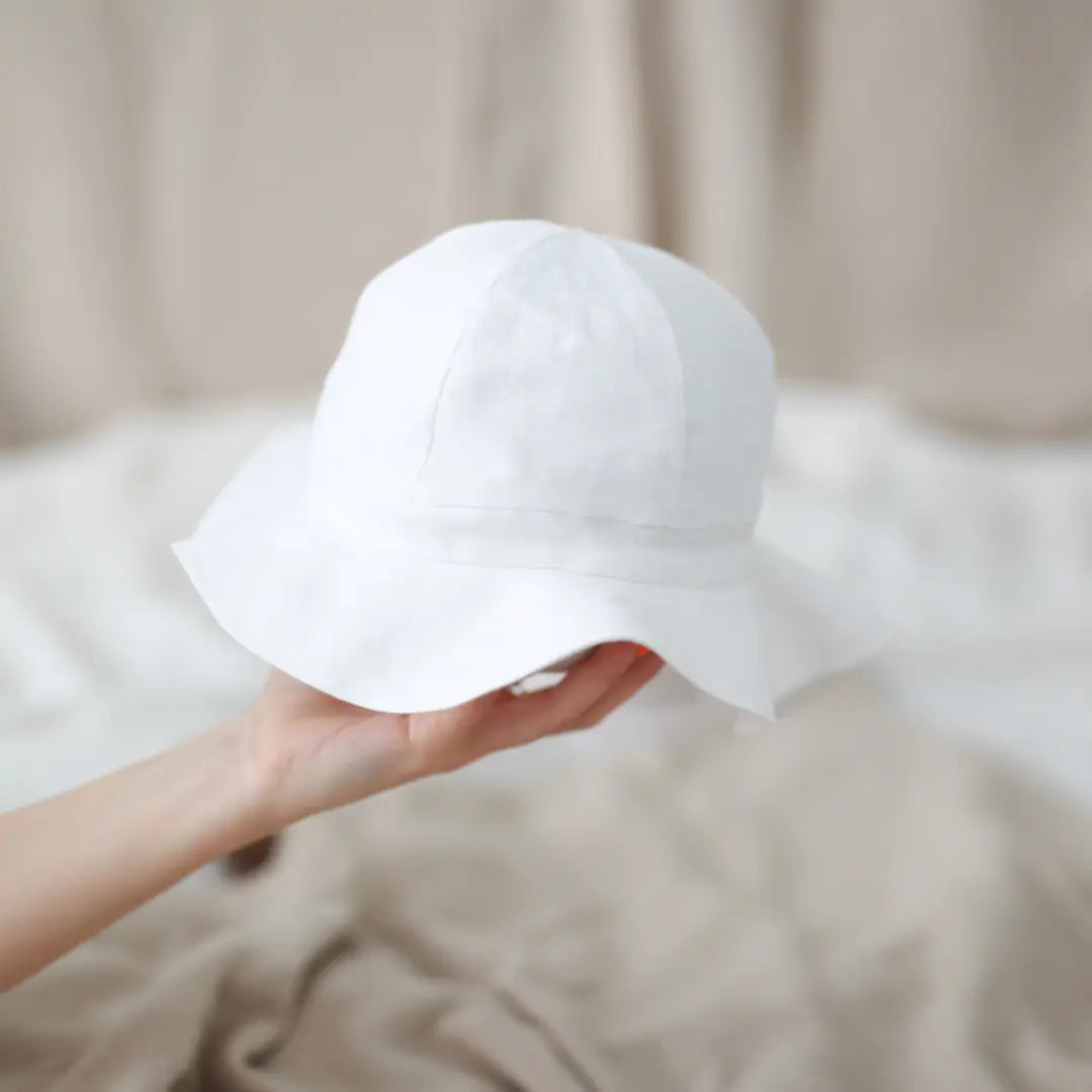 Lniany kapelusz dziecięcy- Biały