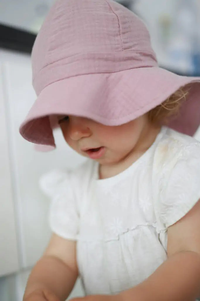 Muślinowy kapelusz dziecięcy – lilac