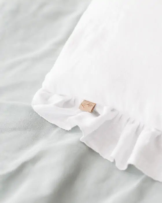 Poduszka niemowlęca z falbankami – lniana – kolor biały
