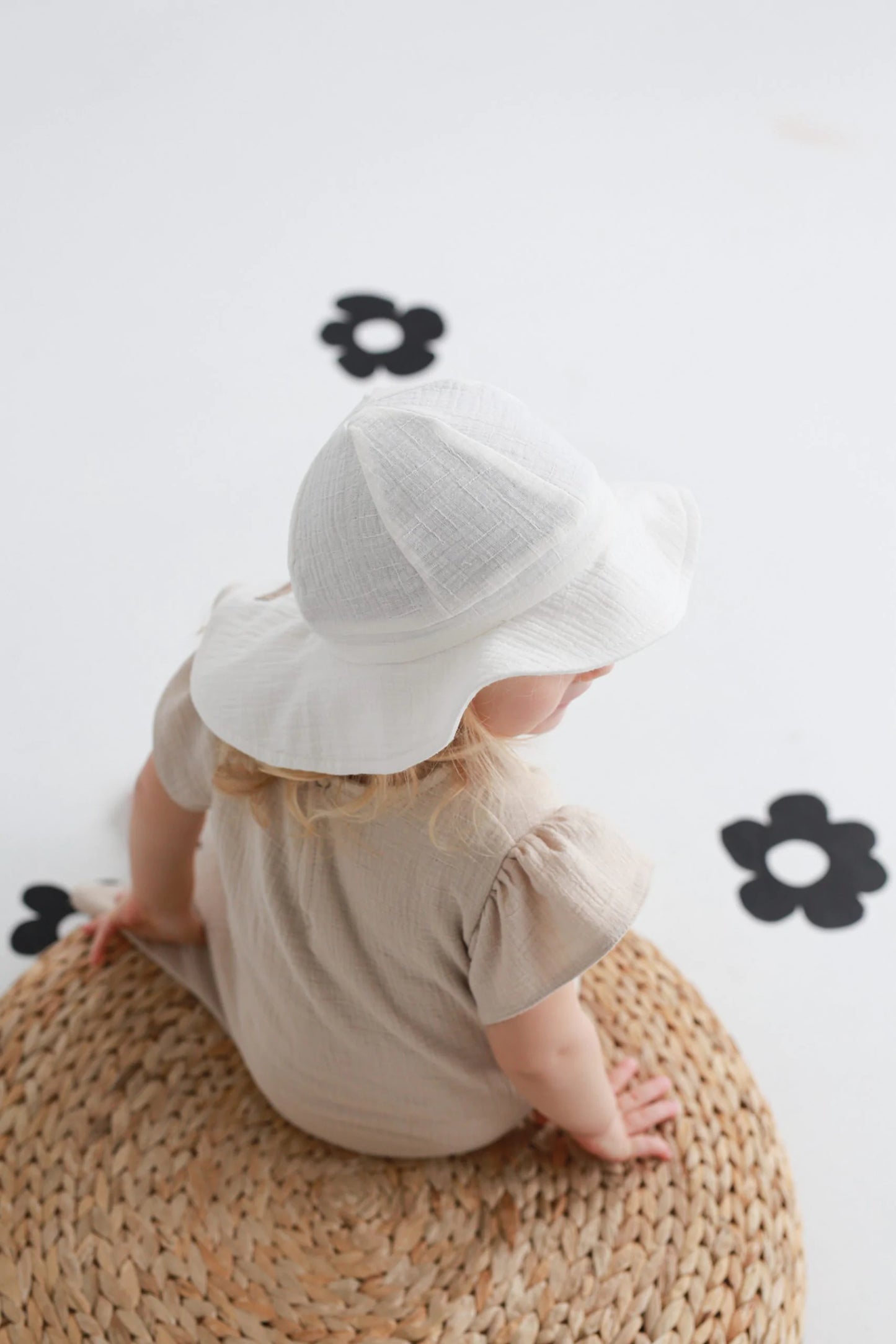 Muślinowy kapelusz przeciwsłoneczny dla dzieci – mleczna biel