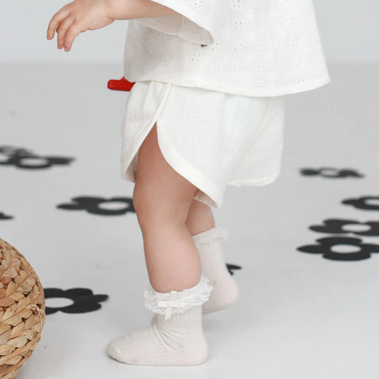 Muślinowe szorty vintage dla dzieci – mleczna biel