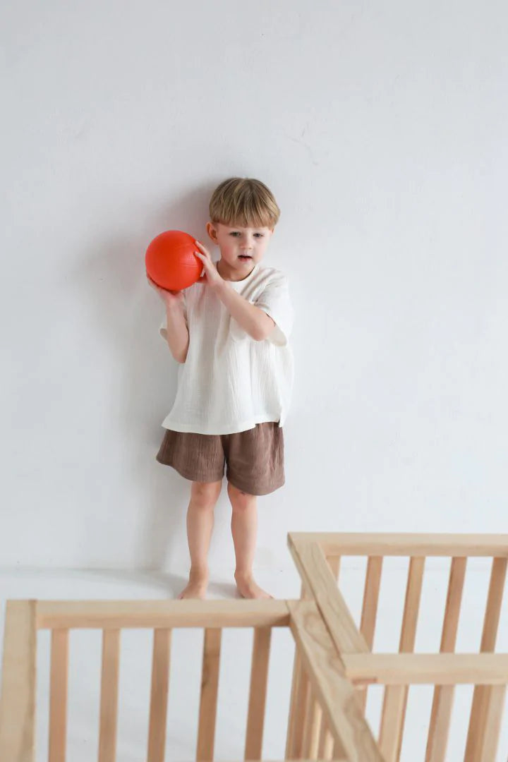 Muślinowe spodenki koszykarki dla dzieci – mocca