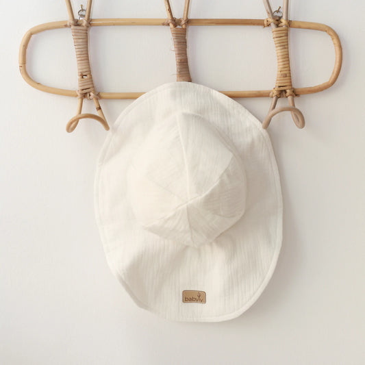Muślinowy kapelusz przeciwsłoneczny dla dzieci – mleczna biel