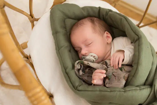 Rożek niemowlęcy wiązany z lnu – leśna zieleń