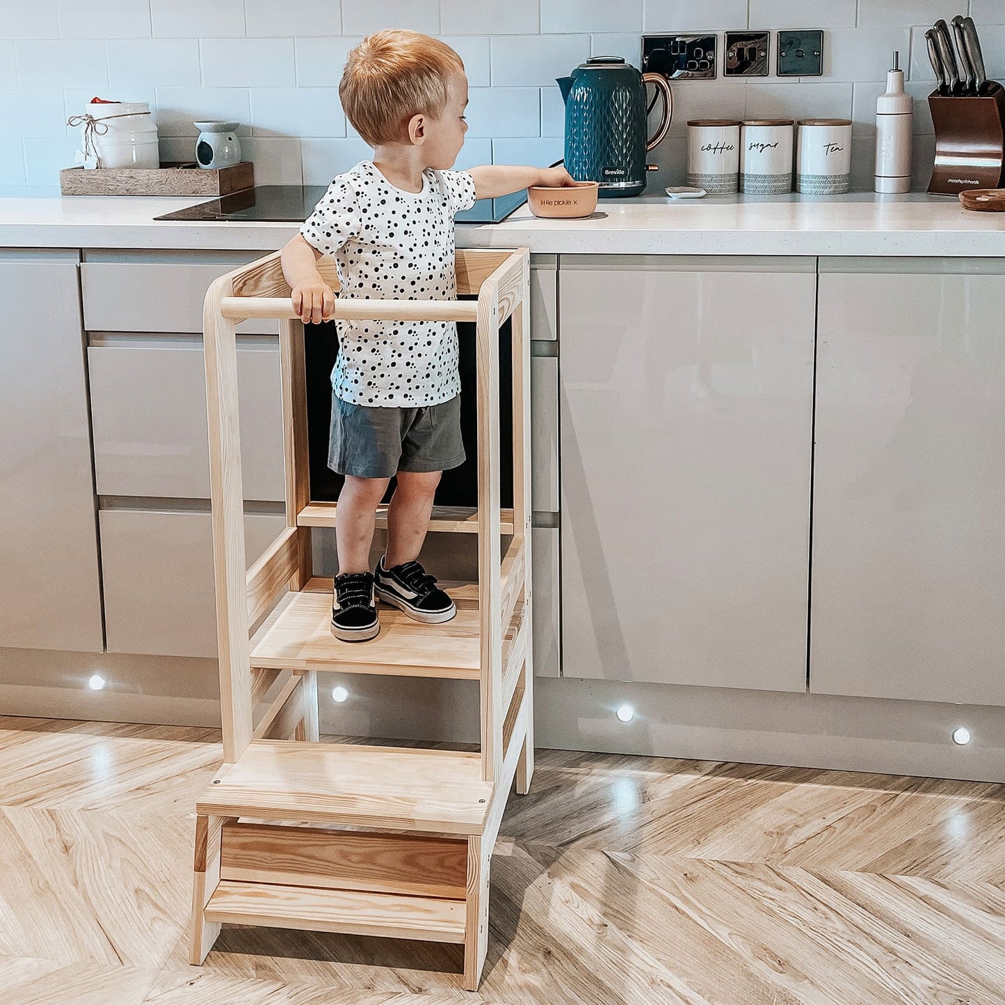 MeowBaby® Kitchen Helper z Tablicą Drewniany Pomocnik Kuchenny dla Dziecka, Biały