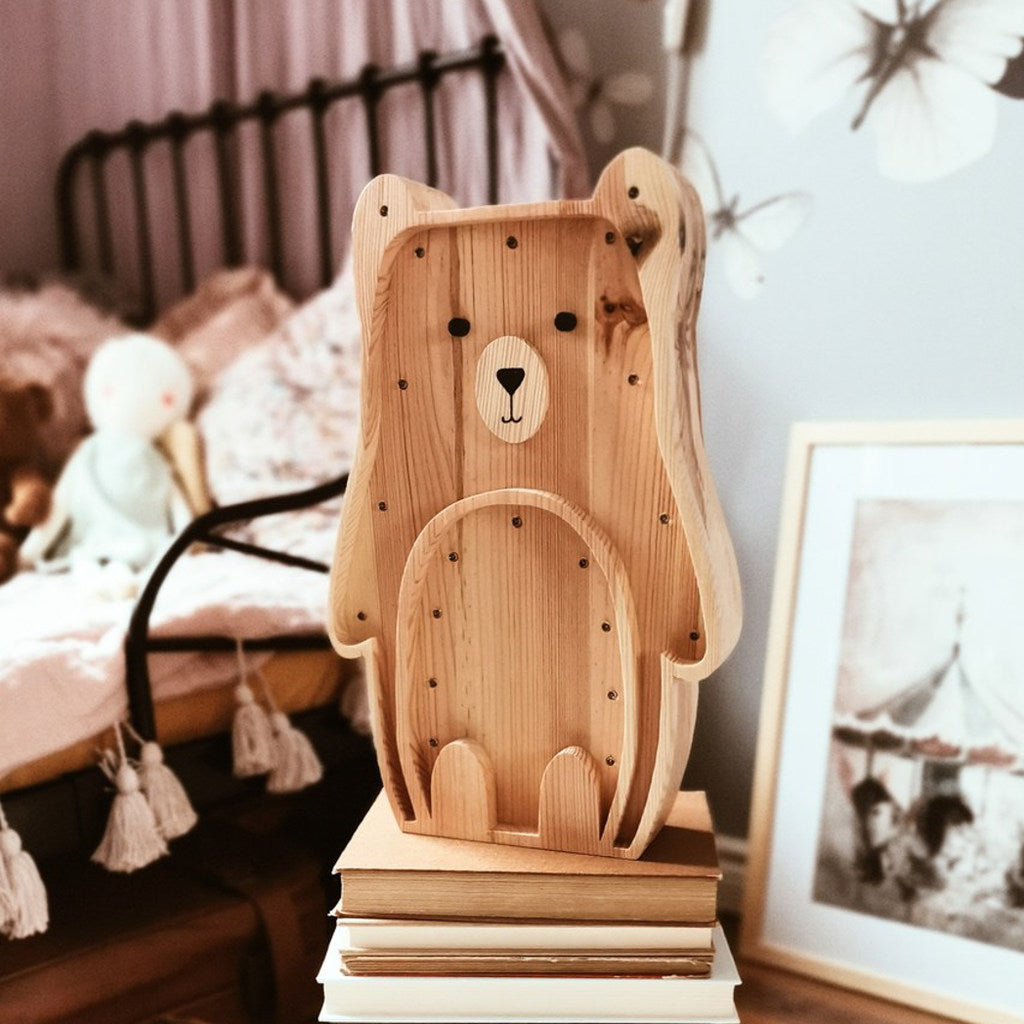 Drewniana Lampka Miś – widoczne drewno